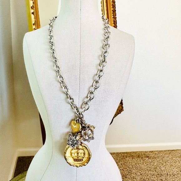 Crown Charm Necklace & Royal Rhinestone Lion - Picture 13 of 14